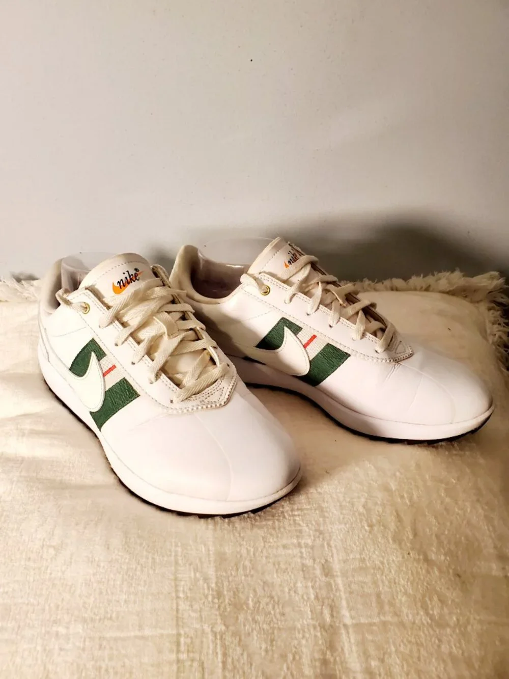 Nike Leather Sneakers White Green Stripe Trainers Men’s 8 / Women’s 9.5 Classic